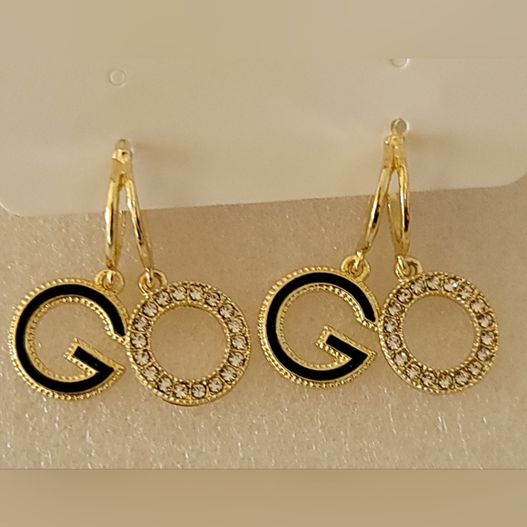 DOUBLE G LETTER EARRINGS. - Picture 2 of 10